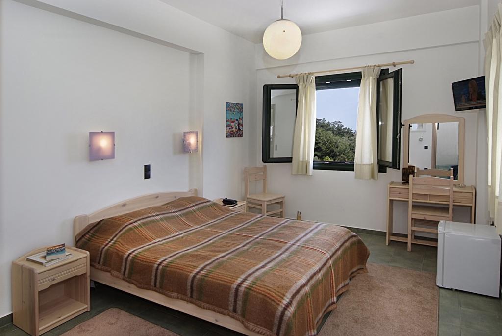 Eri Rooms To Let Raches  Rum bild